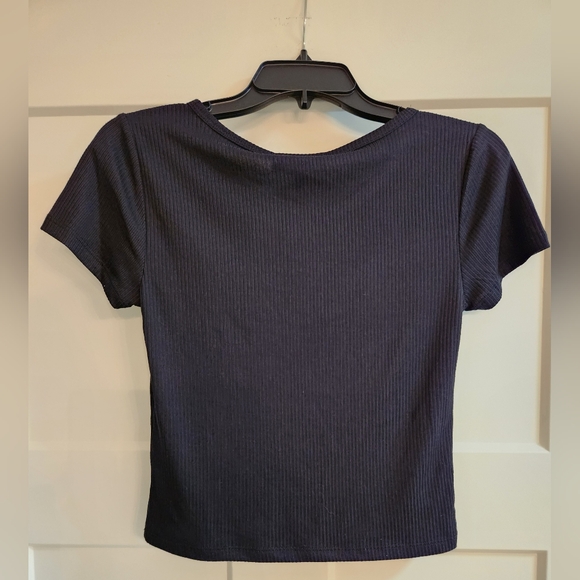 Pink Rose front laced shirt. Size Medium. Nwt - Picture 2 of 2